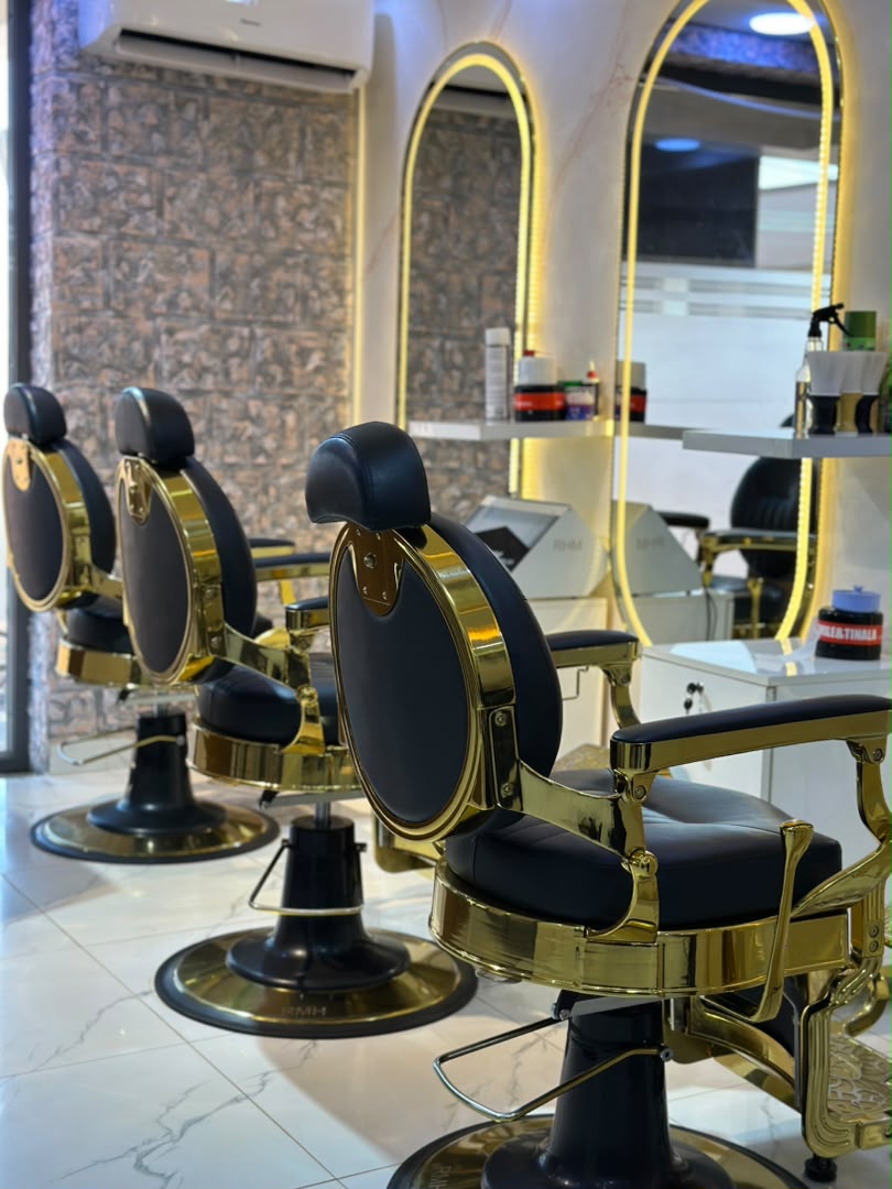 Saloon -Elegant & Luxurious